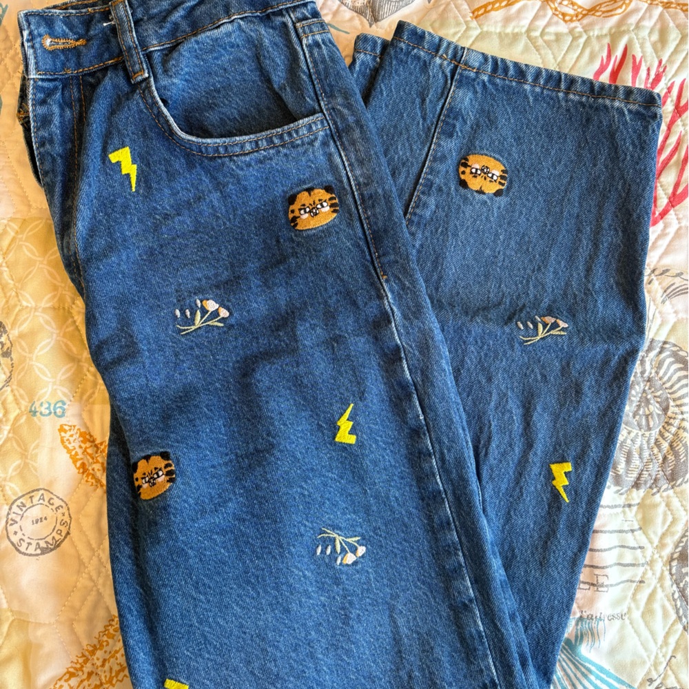 Mai Accents RARE embroidered Jeans size 27”